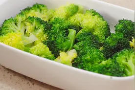 做西兰花，到底要不要焯水？教你一个新吃法，吃一次就爱上视频封面