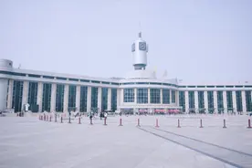 【第一视角】从天津站南广场走到北广场，需要多久？视频封面