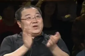 父亲英若诚生病后，经常干一些糊涂事，英达对此哭笑不得视频封面