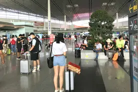 实拍疫情后，第一次来天津滨海国际机场，下午4点机场真实情景！视频封面