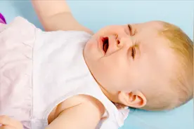 婴儿宝宝有一只眼睛总是湿漉漉的，是流眼泪了？医生告诉你怎么办视频封面