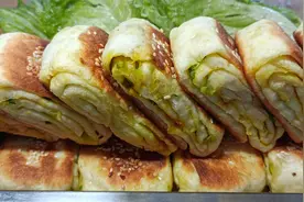 不用发面也可以做发面饼，卷完就下锅，一层更比一层香视频封面