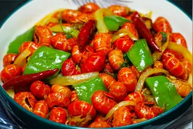 虾尾怎么炒最入味，教你简单做法，不用过油，香辣鲜美，太解馋了视频封面