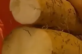 山药含有多种营养成分，药用价值也很高，有健脾胃等功效视频封面