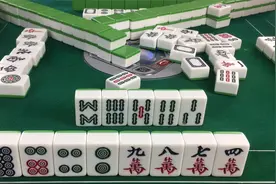 麻将玩不好？就来看看大妈是怎么玩的！这手法学会看谁还敢跟你玩视频封面