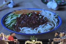 刘洪沂最拿手“榨菜肉丝面”，孟凡贵一连吃三大碗，美食家丨星夜视频封面