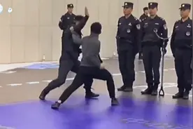 特警训练展示武术格斗实用技法，一招秒杀对手~打架我就服他！视频封面