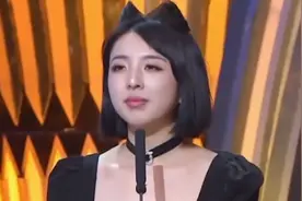 非诚勿扰：站了8个月的女神，被小伙牵手了，现场飙泪告别舞台视频封面