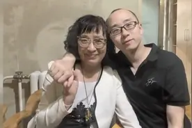 在这么多年的努力下，时隔三十二年母子终见面，紧紧拥抱在一起视频封面