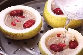 冰糖雪梨自己在家做，清热解毒，止咳化痰，大人小孩都爱喝，学学视频封面