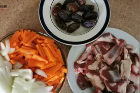 羊肉抓饭，中东以色列版本的吃过吗？疫情让所有人都成了厨师视频封面