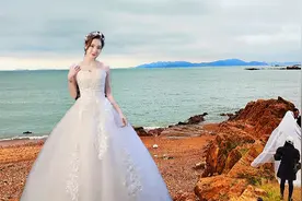 青岛太平角：婚纱与大海的亲密接触，青岛旅游打卡拍婚纱照视频封面