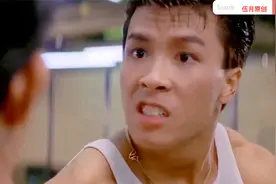 20岁的肌肉男甄子丹，健身馆被肌肉女挑衅，结果完败，还被整好惨视频封面