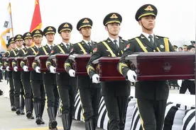 如果军人因公不幸殉国牺牲，家属能拿到多少抚恤金？答案让人意外视频封面