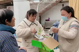 大侄子要过生日了，焕焕为他准备生日礼物，祝福孩子生日快乐视频封面