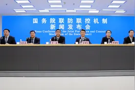 为何会出现“白肺”，和感染原始毒株或接种疫苗有关？卫健委回应视频封面