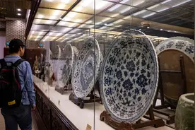 你见过如此巨大的瓷器吗？赵泰来艺术藏馆，各种罕见的瓷器文物视频封面