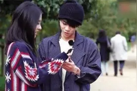 爸爸力十足！华晨宇张碧晨和女儿合影疑曝光，男方怀抱女儿很温馨