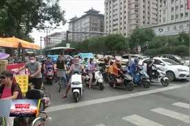 西安交警邀您举报交通违法   市民随手拍违法可获奖励视频封面