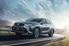 皇冠陆放VS英菲尼迪QX60：谁是真正豪华之选？视频封面