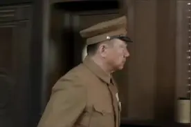 元帅：部队裁员女兵要转业，彭总心疼了，原来硬汉也有柔情的一面视频封面