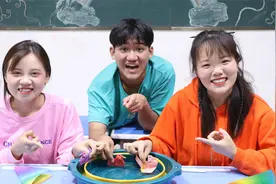 一张卡纸就能做出小鸭子，还可以在水里游来游去，既简单又好玩视频封面