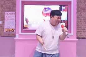 男孩KTV深情唱起《煎熬》，到底跑了几个老婆才能如此撕心裂肺！视频封面