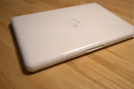2010年苹果最后的塑料材质笔记本 MacBook 小白 a1342视频封面