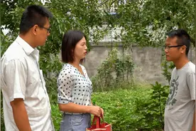 姐弟之间的亲情，会互相帮助，即使有难处，也会体谅对方的视频封面