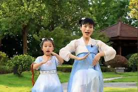 《早发白帝城》古诗手势舞，跟着小一姐姐唱跳国学经典吧