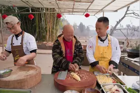 厨师长一镜到底分享日常生活，轻松搞定三菜一汤视频封面