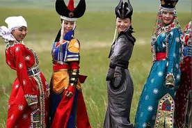 在蒙古100元能享受什么服务？看蒙古姑娘咋说，看完心动了视频封面