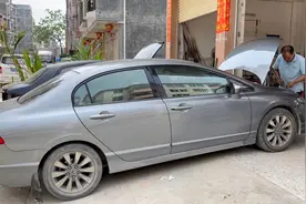 超过10年以上的二手车最好不要买，不听劝告的，你可以试试视频封面