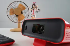 颜值爆表的随身家庭影院？天猫精灵小红盒投影仪上手评测！视频封面