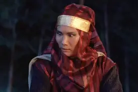 僵尸刀枪不入，武士一斧子劈头僵尸纹丝不动，武士都懵了视频封面
