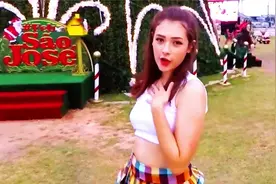 巴西小姐姐户外舞蹈，活泼靓丽，甜到你的心视频封面