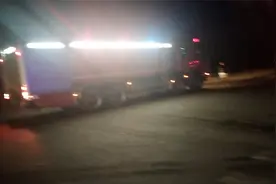 青岛胶州一公司车间起火 消防救援大队：2名消防员救火过程中牺牲视频封面