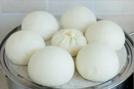 蒸包子馒头时，为什么总有2个发硬，不宣软，具体是怎么回事视频封面