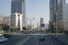 合肥市21路双层公交车行驶在南一环路视频封面
