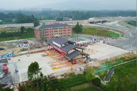 成都三绕只剩下德都段，三绕在都江堰最重要的一个互通，基本完成视频封面