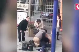 突然听到身后“嘭”的一声响，女医生回头一看，立马冲了上去视频封面