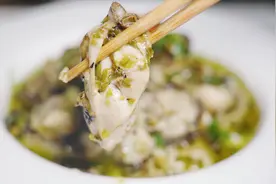 川菜厨子独创生蚝的川式料理，不烤不蒸不煎，肥美多汁，鲜嫩无比视频封面