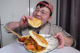 做一锅卤肉，加上豆皮、鸡蛋、淀粉肠，卤肉夹馍吃着真香视频封面