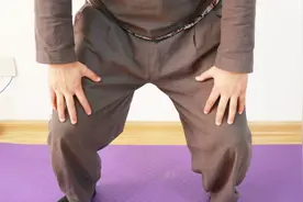 脾胃不好需下蹲，每天49次，补脾、养胃，脾胃1年比1年健康！视频封面