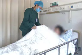 16岁男孩吃冰淇淋后腹痛四天，医生检查后结果令人意外