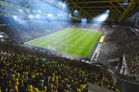 【真实赛场】德甲 多特VS拜仁 ，感受超真实转播现场 PES2021视频封面