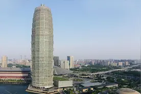 终于不用值班了，带着孩子去东区看看郑州的“玉米楼”视频封面