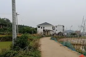 湖南一村庄六旬亲兄弟冲突致一死，疑因农事起争执视频封面