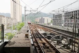 重庆坐地铁全程教程给像我一样第一次坐地铁懵逼的朋友一个提示视频封面