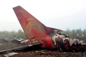 2010年伊春坠机事故，机长蛮干导致96人伤亡，空难纪录片视频封面
